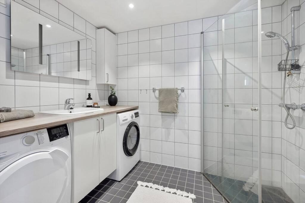 Luxury 3-bedroom Flat With Seaview In