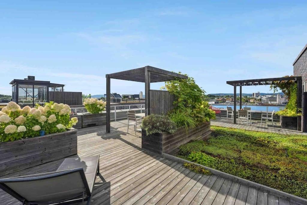 Luxury 3-bedroom Flat With Seaview In Apartment