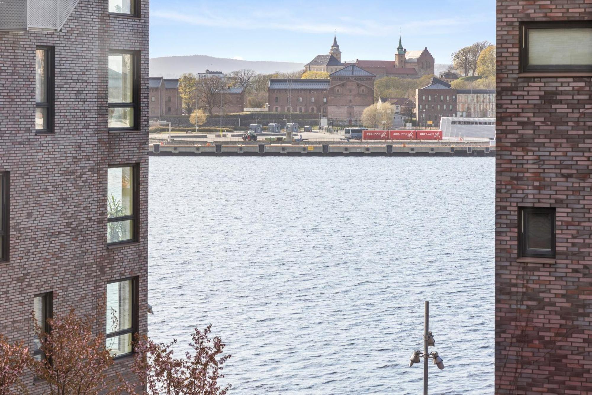 Luxury 3-bedroom Flat With Seaview In